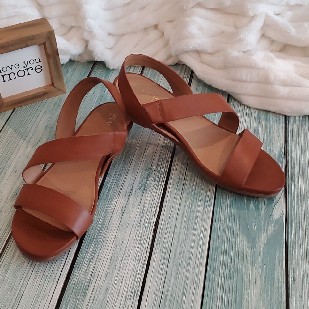 KENNETH COLE REACTION Sandals